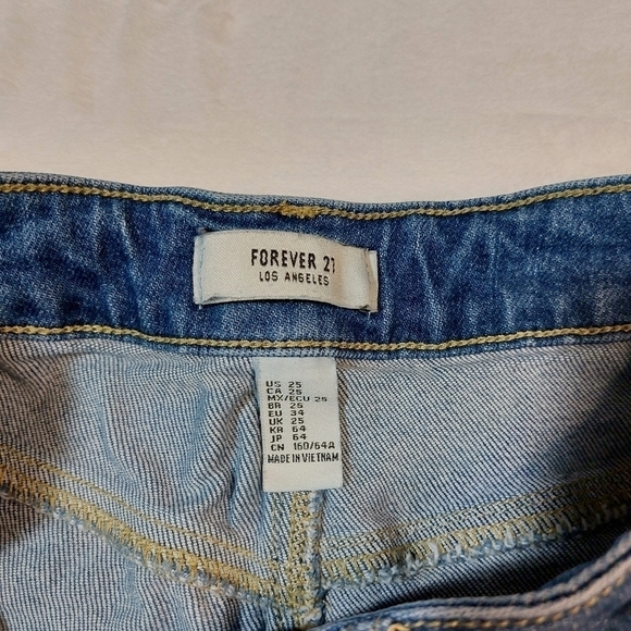 Forever 21 Los Angeles Distressed Denim Shorts Size 25 - Picture 5 of 6